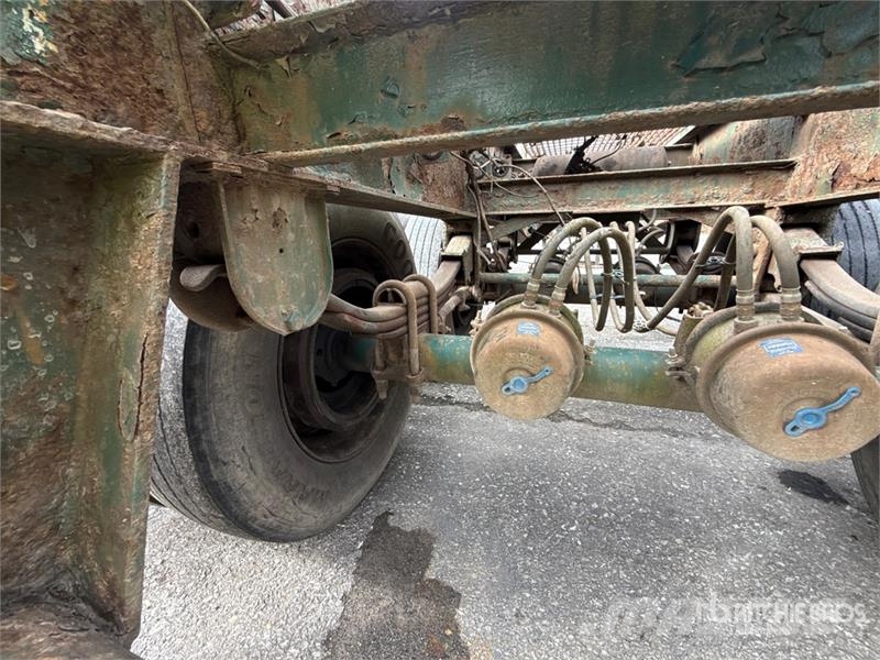 McLendon FT45L 45 ft T/A Log Trailer (Inoperable) Puuperävaunut