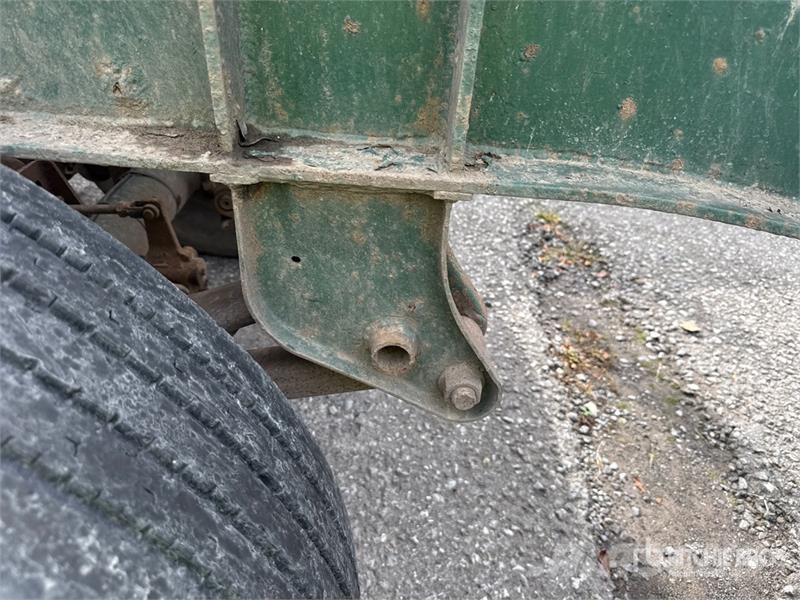 McLendon FT45L 45 ft T/A Log Trailer (Inoperable) Puuperävaunut