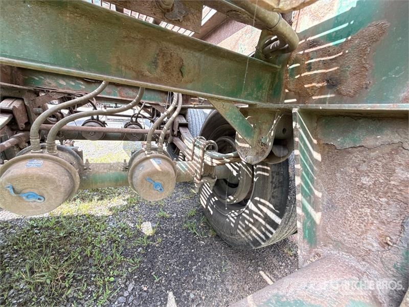 McLendon FT45L 45 ft T/A Log Trailer Puuperävaunut