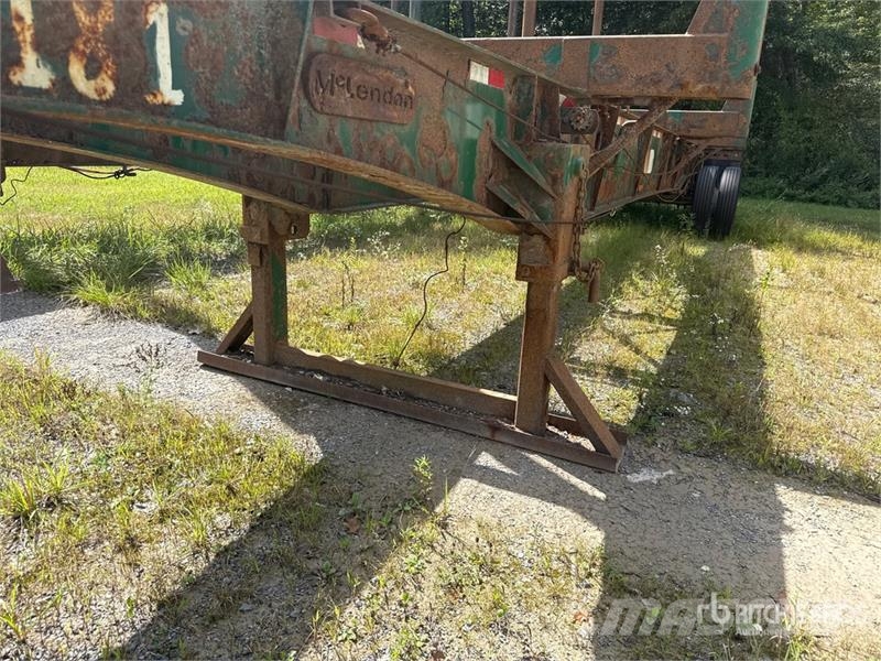 McLendon FT45L 45 ft T/A Log Trailer (Inoperable) Puuperävaunut