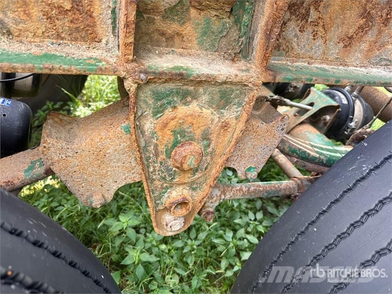 McLendon FT45L 45 ft T/A Log Trailer (Inoperable) Puuperävaunut