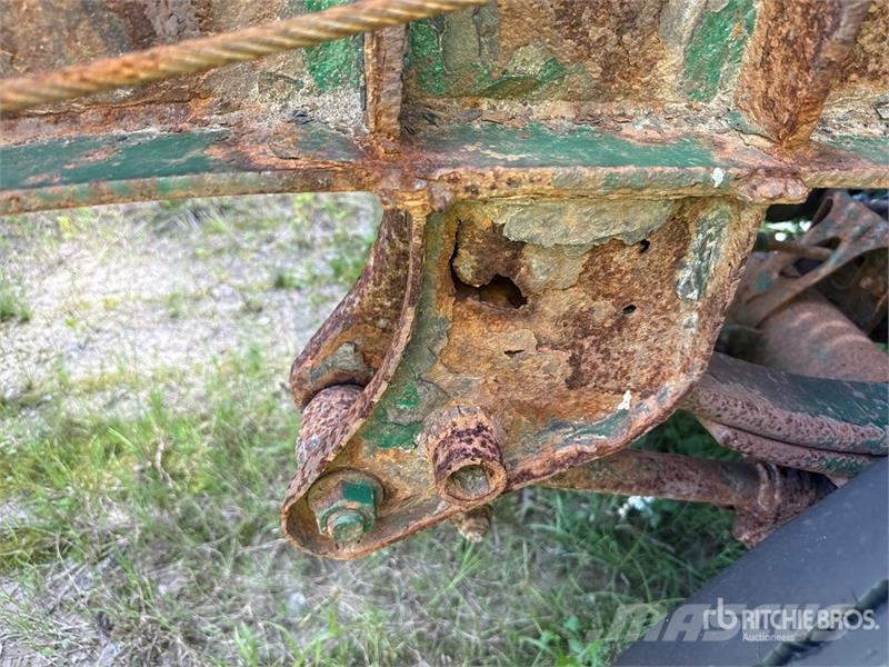 McLendon FT45L 45 ft T/A Log Trailer (Inoperable) Puuperävaunut