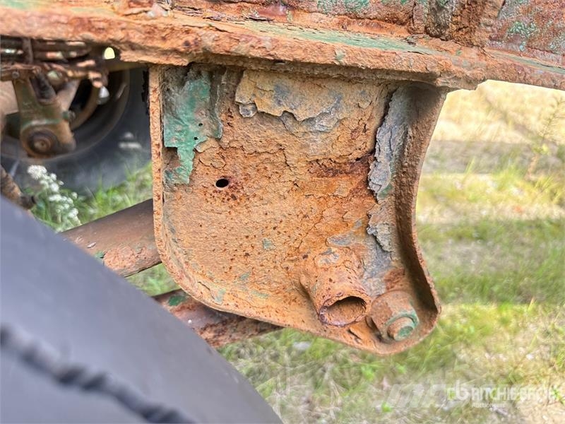 McLendon FT45L 45 ft T/A Log Trailer (Inoperable) Puuperävaunut