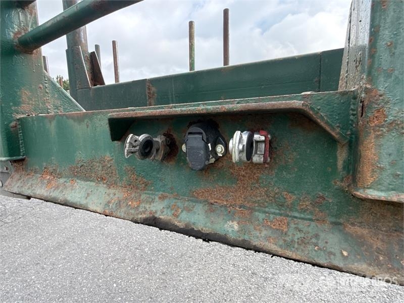 McLendon FT45L 45 ft T/A Log Trailer (Inoperable) Puuperävaunut
