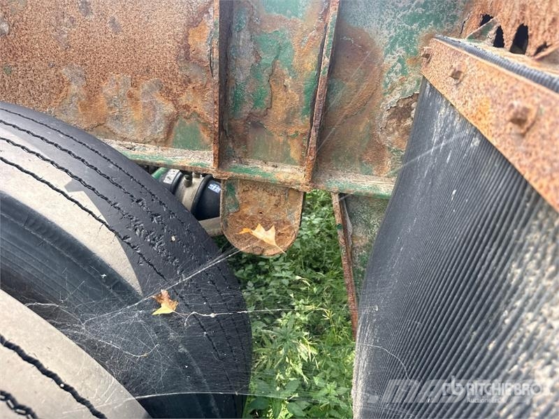 McLendon FT45L 45 ft T/A Log Trailer (Inoperable) Puuperävaunut