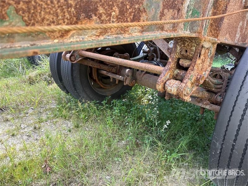 McLendon FT45L 45 ft T/A Log Trailer (Inoperable) Puuperävaunut