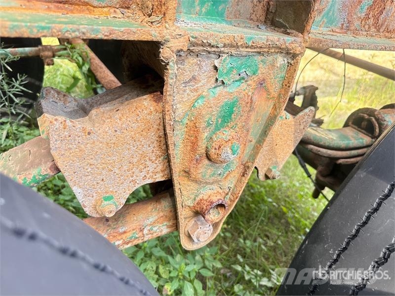 McLendon FT45L 45 ft T/A Log Trailer (Inoperable) Puuperävaunut