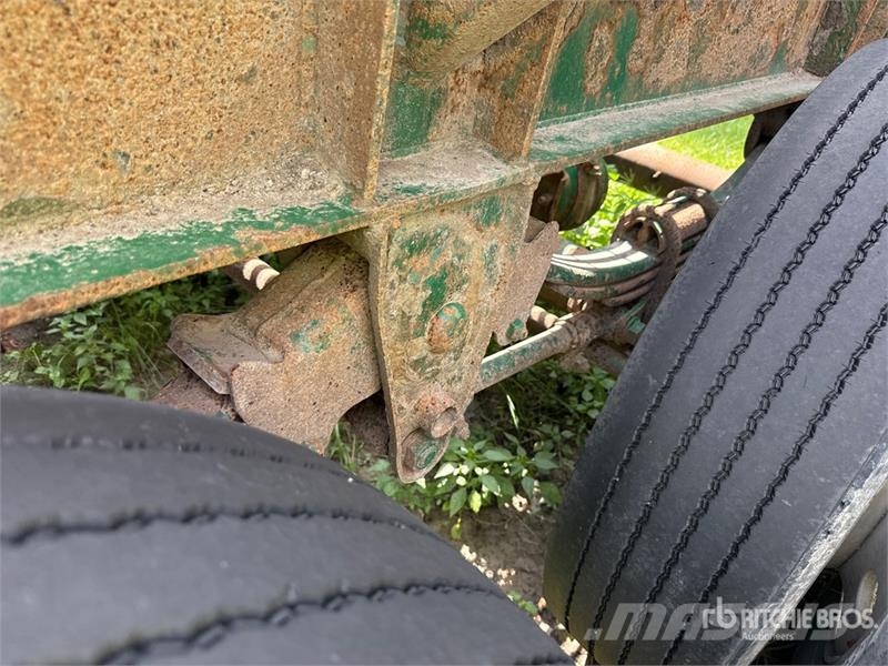 McLendon FT45L 45 ft T/A Log Trailer (Inoperable) Puuperävaunut