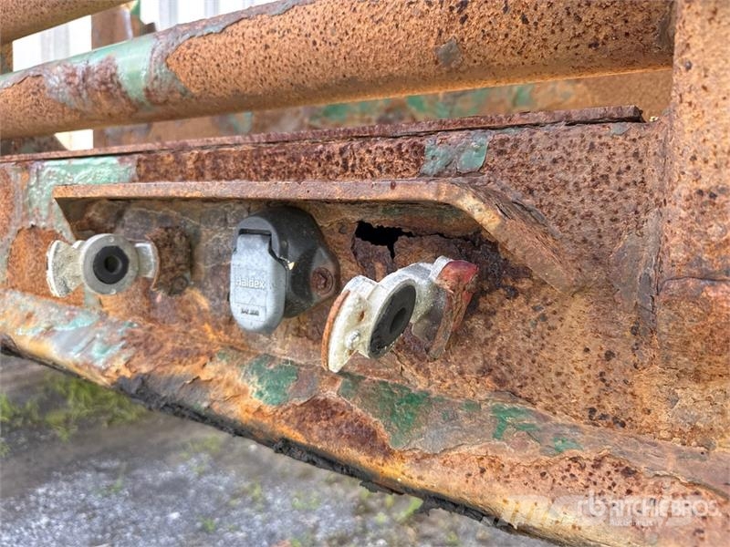 McLendon FT45L 45 ft T/A Log Trailer (Inoperable) Puuperävaunut