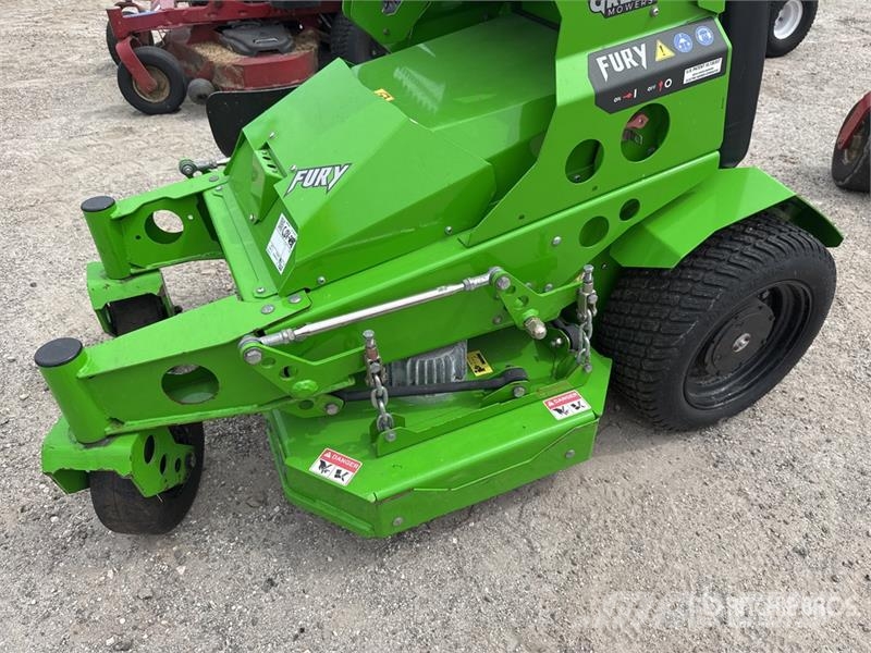 Mean Green 4x2 Stand-On Electric Lawn Mower 騎乘式割草機