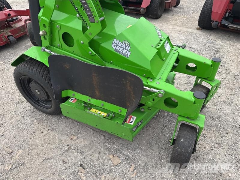Mean Green 4x2 Stand-On Electric Lawn Mower 騎乘式割草機