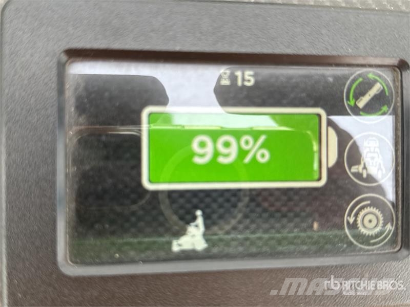 Mean Green 4x2 Stand-On Electric Lawn Mower 騎乘式割草機