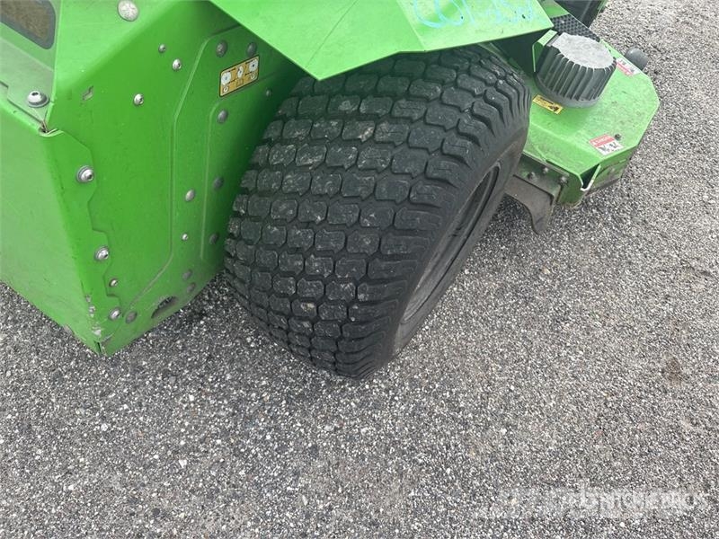 Mean Green Ride-On 74 in Lawn Mower Åkgräsklippare