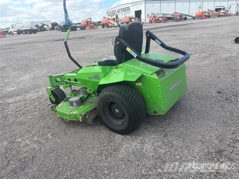 Mean Green Ride-On 74 in Lawn Mower Åkgräsklippare