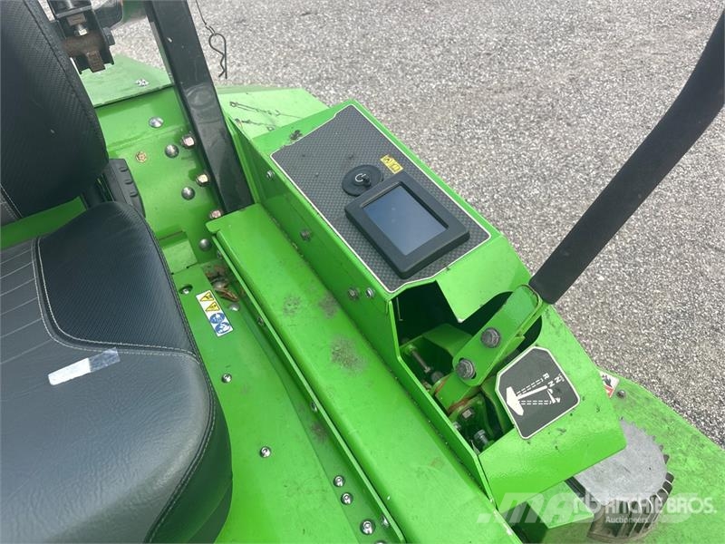 Mean Green Ride-On Lawn Mower Reitermäher