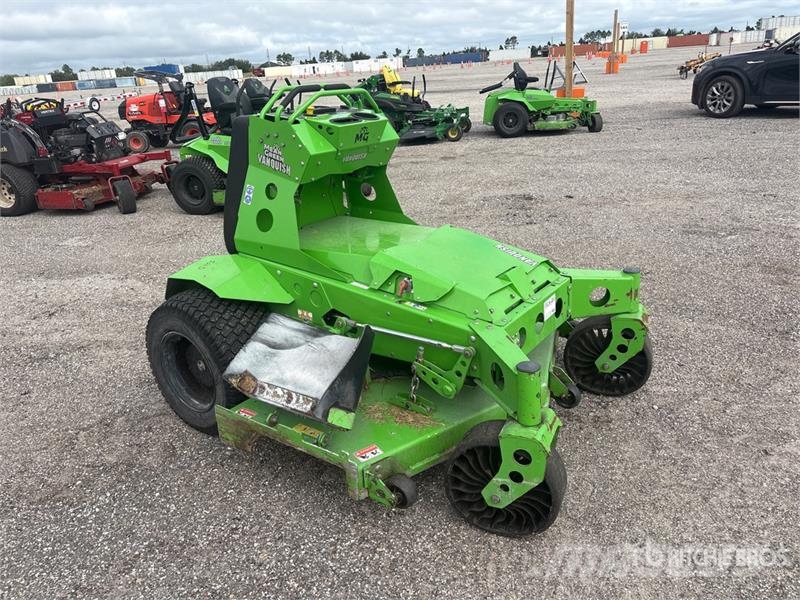 Mean Green Stand-On 60 in Lawn Mower Åkgräsklippare