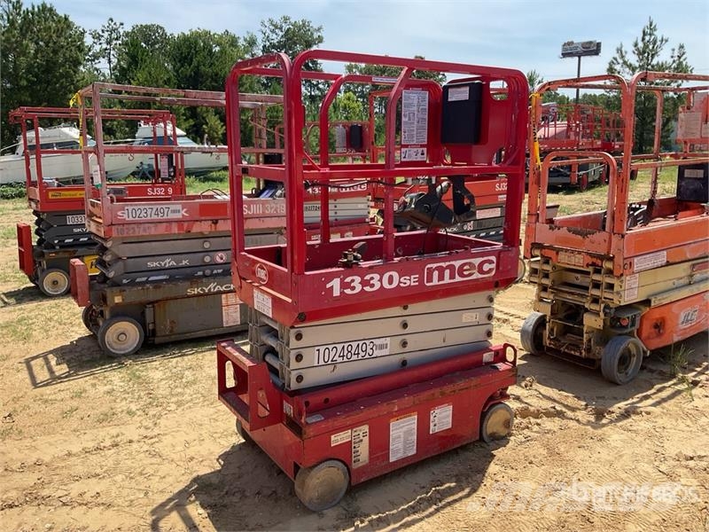 MEC 1330SE Electric Scissor Lift Schaarhoogwerkers