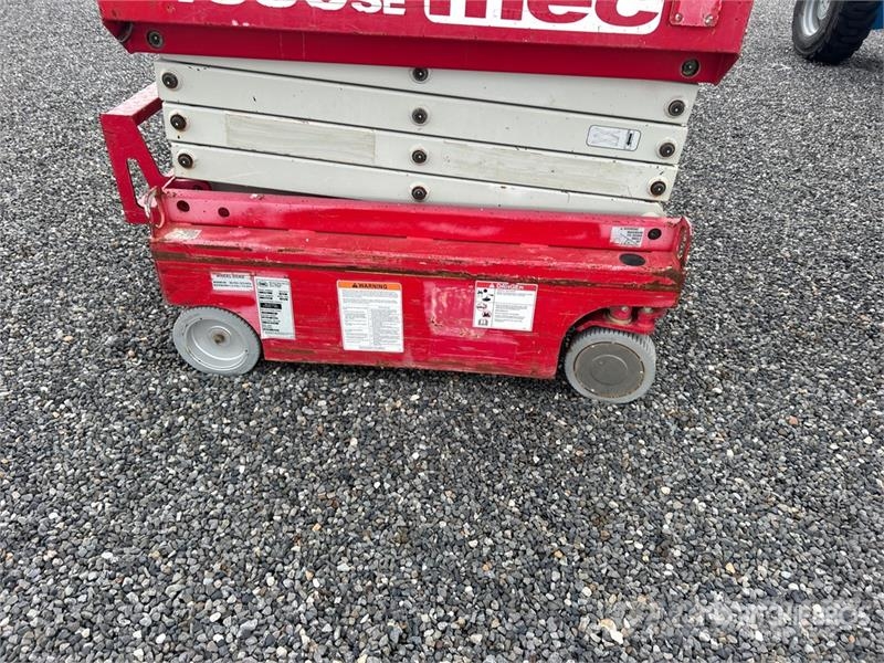 MEC 1330SE Electric Scissor Lift Scissor lifts