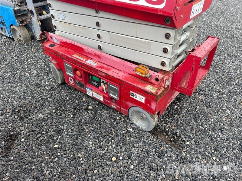 MEC 1330SE Electric Scissor Lift Scissor lifts