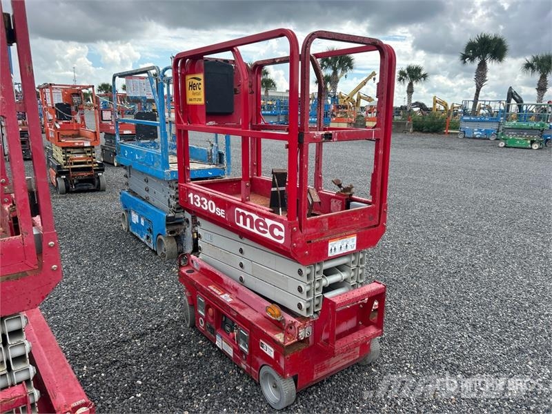 MEC 1330SE Electric Scissor Lift Scissor lifts