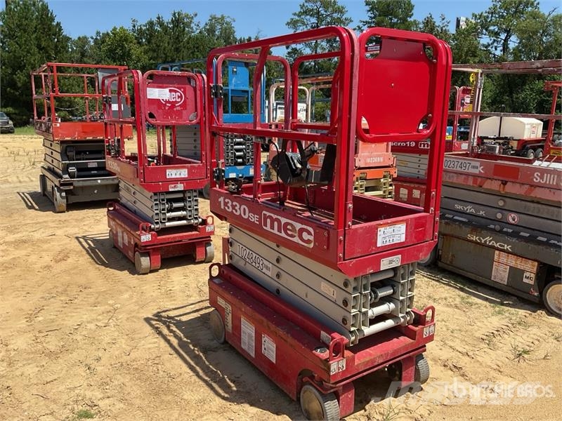 MEC 1330SE Electric Scissor Lift Schaarhoogwerkers