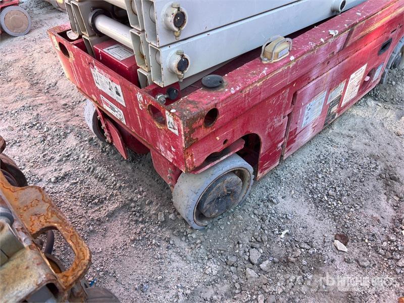 MEC 1930SE Electric Scissor Lift Saxlifte