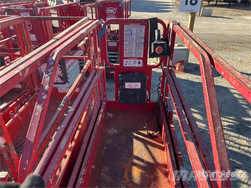 MEC 1930SE Electric Scissor Lift Scissor lifts