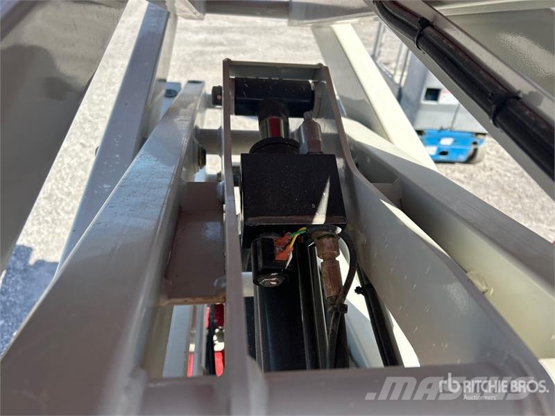 MEC Micro 19 Electric Scissor Lift Schaarhoogwerkers
