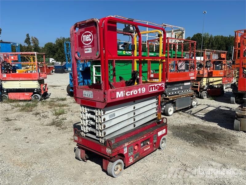 MEC Micro 19 Electric Scissor Lift Škarjaste dvižne ploščadi
