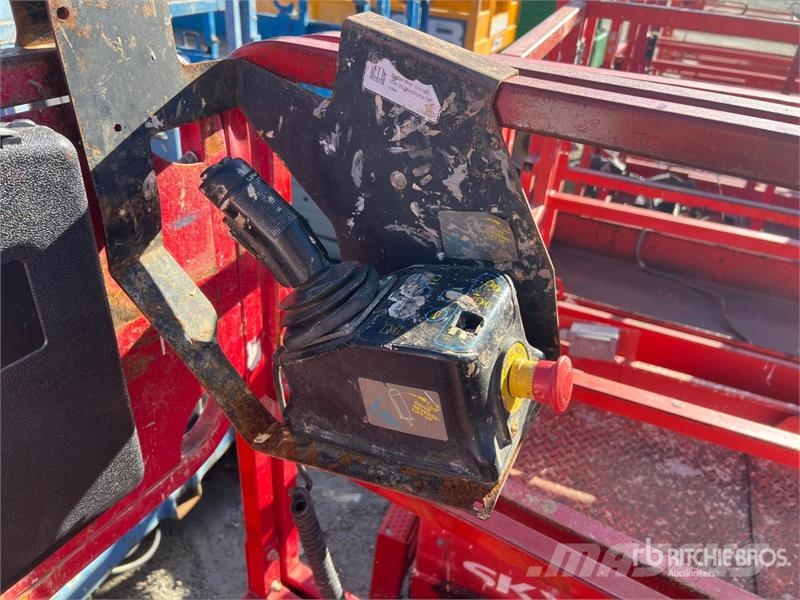 MEC Micro 19 Electric Scissor Lift Scissor lifts