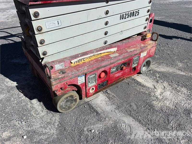 MEC Micro 19 Electric Scissor Lift Sakselifter