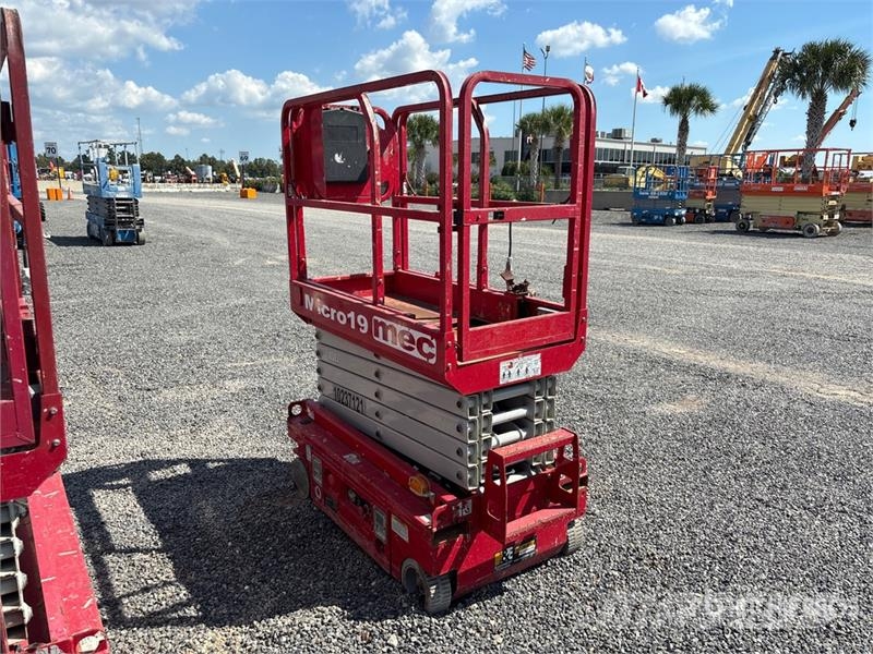 MEC MICRO 19 Electric Scissor Lift Elevadores de tesoura