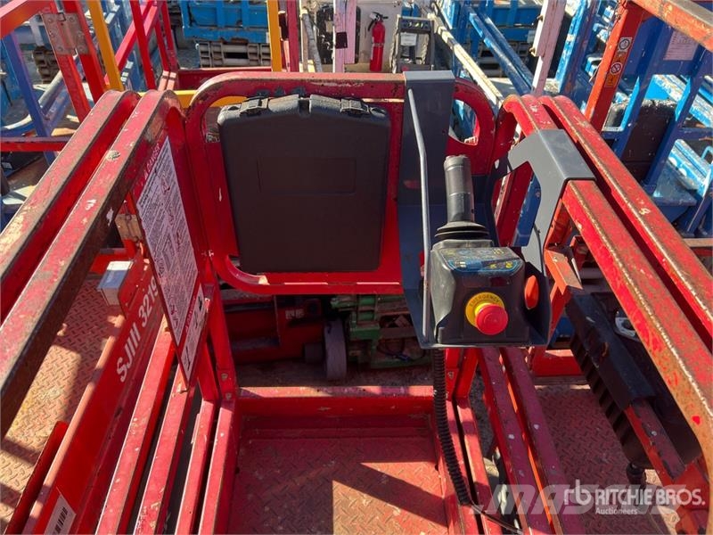 MEC Micro 19 Electric Scissor Lift Scissor lifts