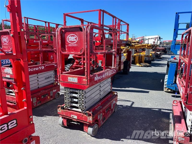 MEC Micro 19 Electric Scissor Lift Sakselifter