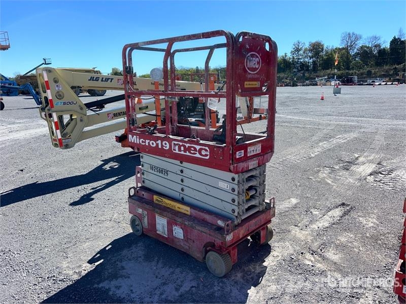 MEC Micro 19 Electric Scissor Lift Sakselifter