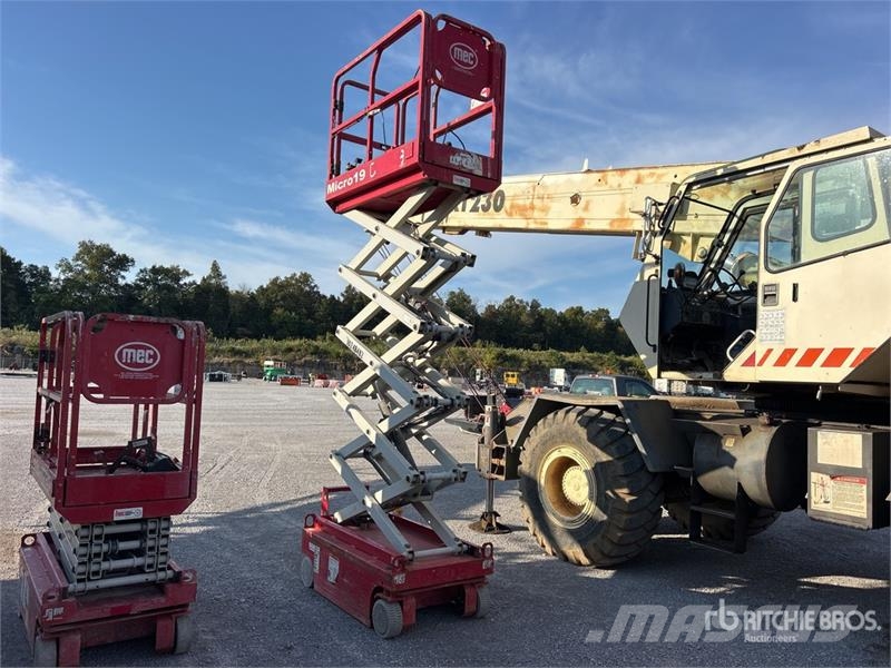 MEC Micro19 Electric Scissor Lift Nacelle ciseaux