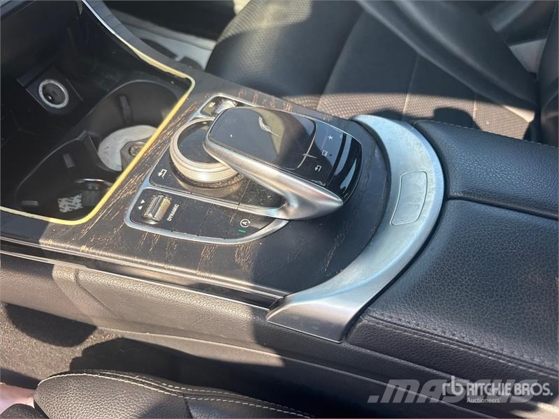 Mercedes-Benz C300 자동차