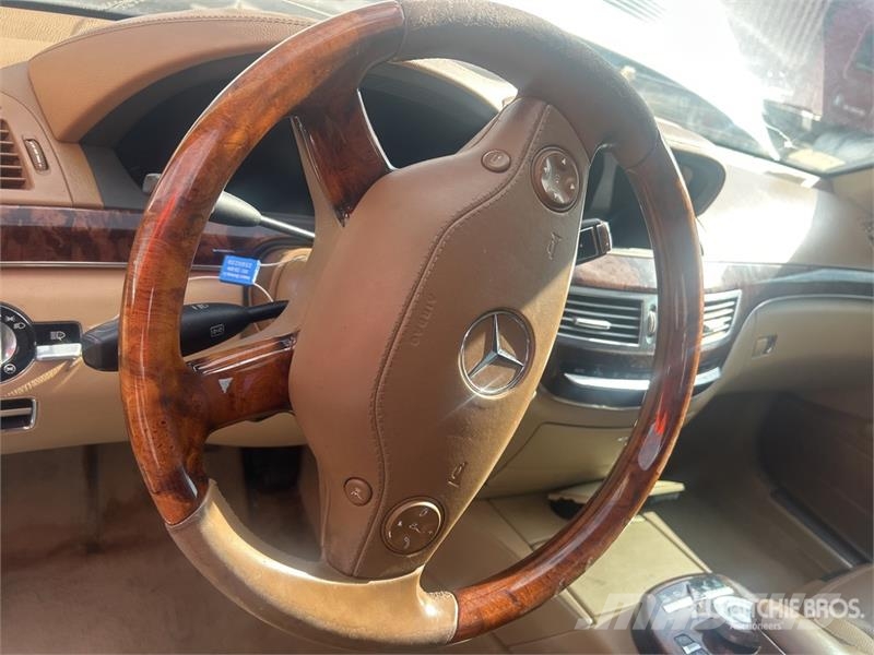 Mercedes-Benz S550 Automašīnas