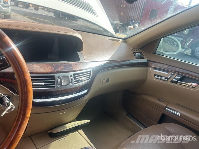 Mercedes-Benz S550 Automašīnas