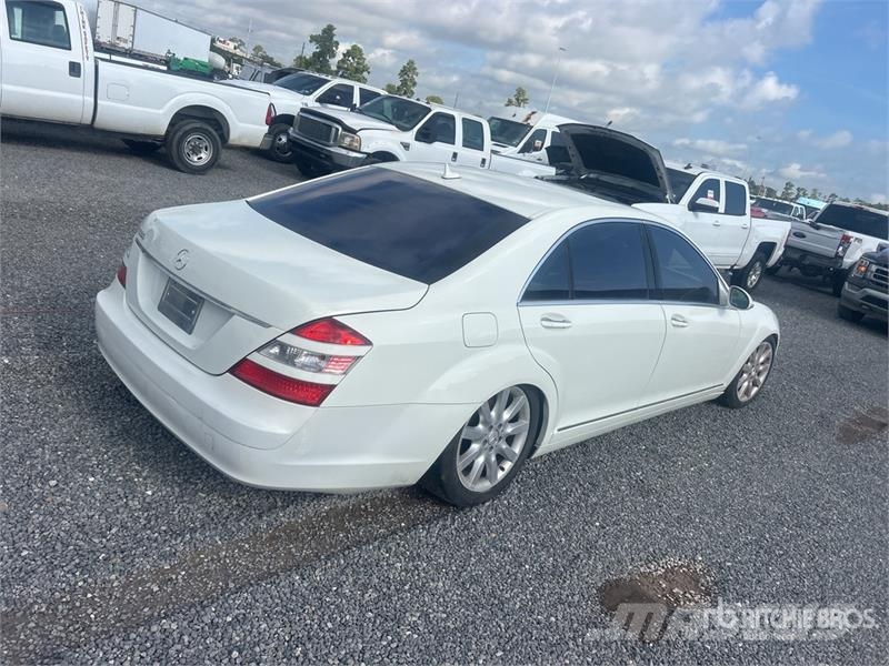 Mercedes-Benz S550 Automašīnas