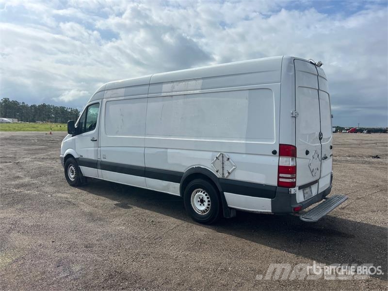 Mercedes-Benz Sprinter 2500 Cargo Van Dodávky