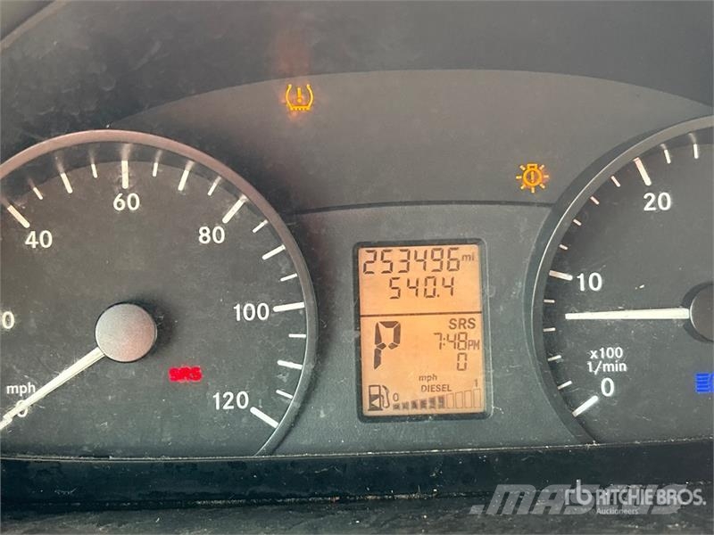 Mercedes-Benz Sprinter 2500 Cargo Van Panel vans