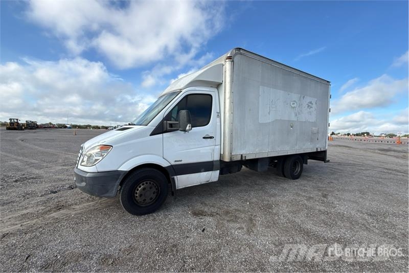 Mercedes-Benz Sprinter 3500 Van Truck ボックスボディー、ウイング、箱車
