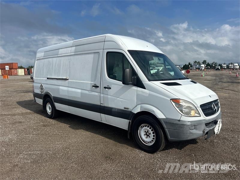 Mercedes-Benz Sprinter 2500 Cargo Van Dodávky