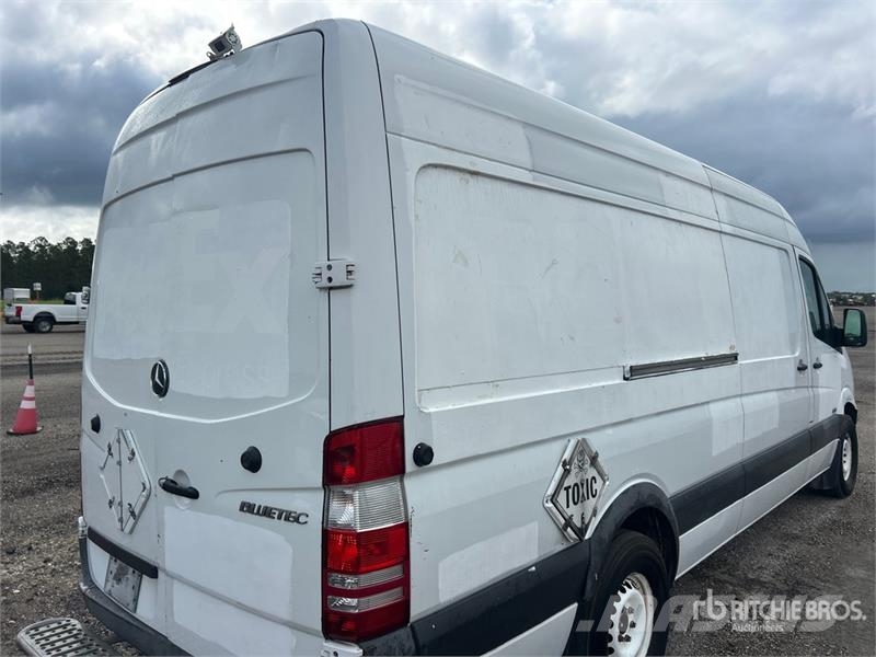 Mercedes-Benz Sprinter 2500 Cargo Van Panel vans