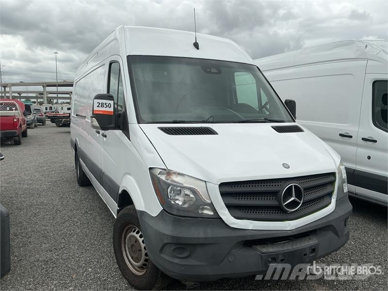 Mercedes-Benz Sprinter 2500 Cargo Van (Inoperable) Furgonetas cerradas