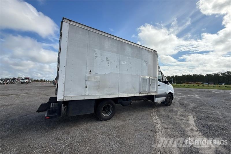 Mercedes-Benz Sprinter 3500 Van Truck ボックスボディー、ウイング、箱車