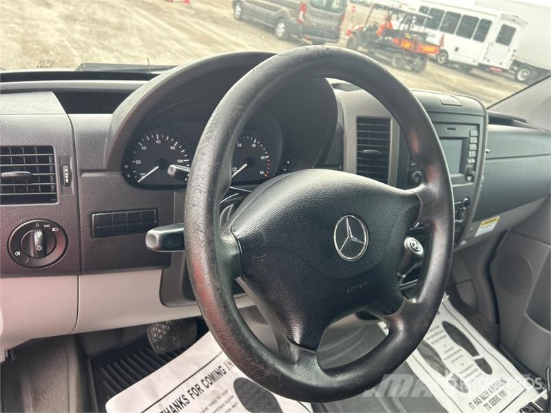 Mercedes-Benz Sprinter 2500 Cargo Van Dostavna vozila / kombiji