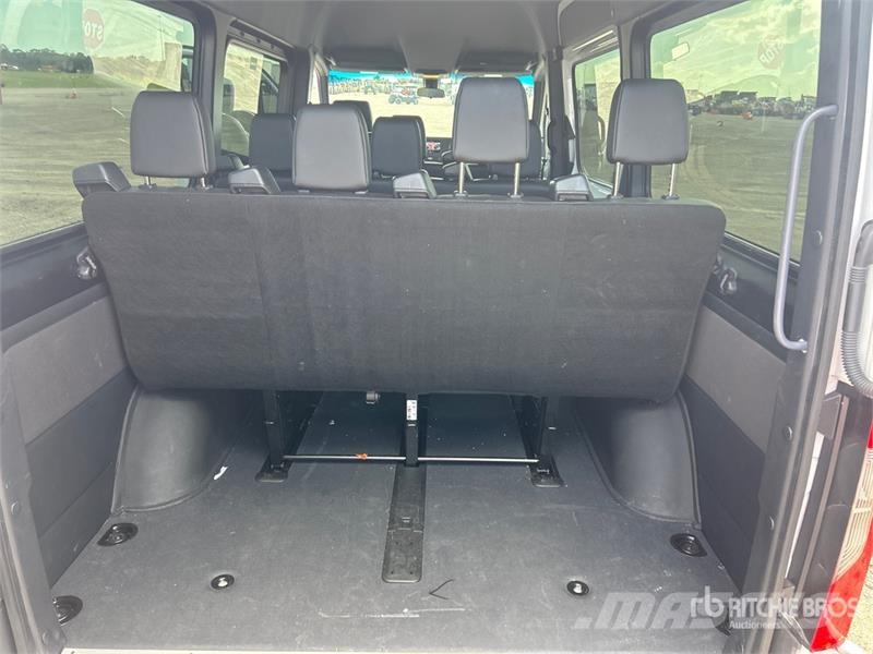 Mercedes-Benz Sprinter 2500 11 Passenger Van Preču pārvadāšanas furgoni