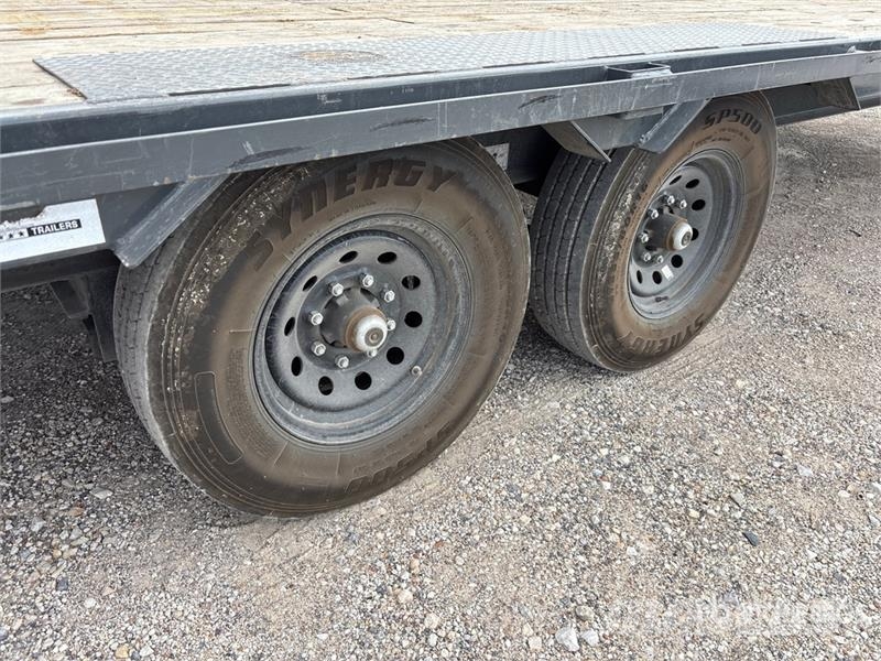 Metalium 24 ft T/A Equipment Trailer Auto pārvadāšanas treileri